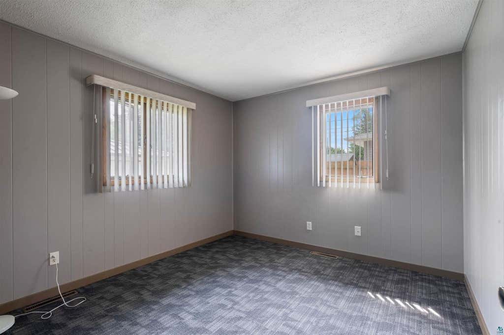Photo of 38 Maple AVENUE, Superior, WI 54880 (MLS # 6127356)