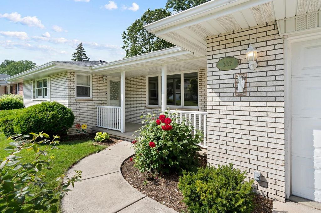 Photo of 337 Brookridge STREET, WI 54301 (MLS # 50328490)
