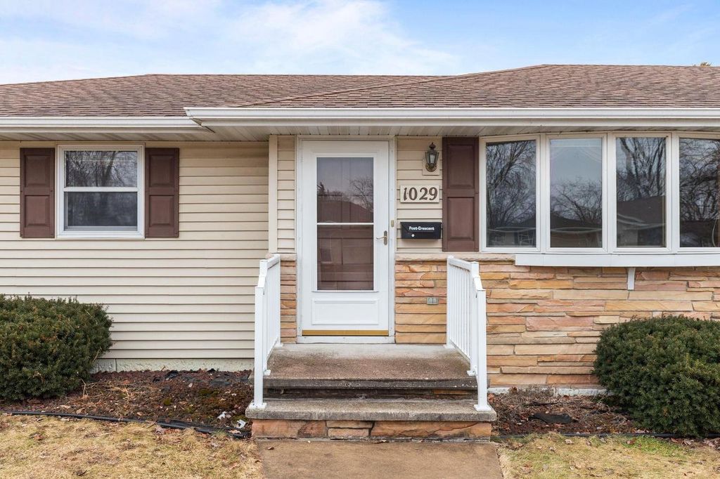 Photo of 1029 Alva STREET, Menasha, WI 54952 (MLS # 50321954)