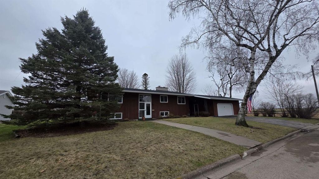 Photo of 856 Pleasant STREET, Lancaster, WI 53813 (MLS # 2019922)