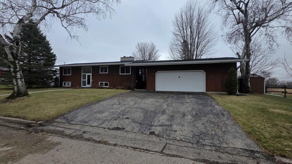 Photo of 856 Pleasant STREET, Lancaster, WI 53813 (MLS # 2019922)
