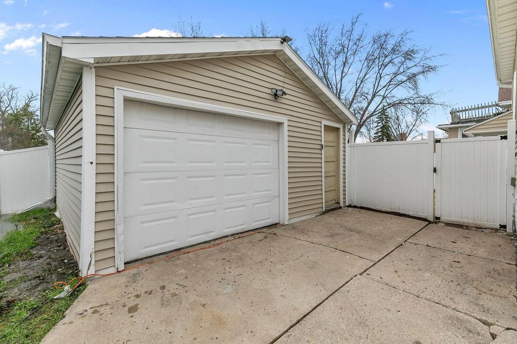 Photo of 438 S Baird STREET, Green Bay, WI 54301 (MLS # 50324155)