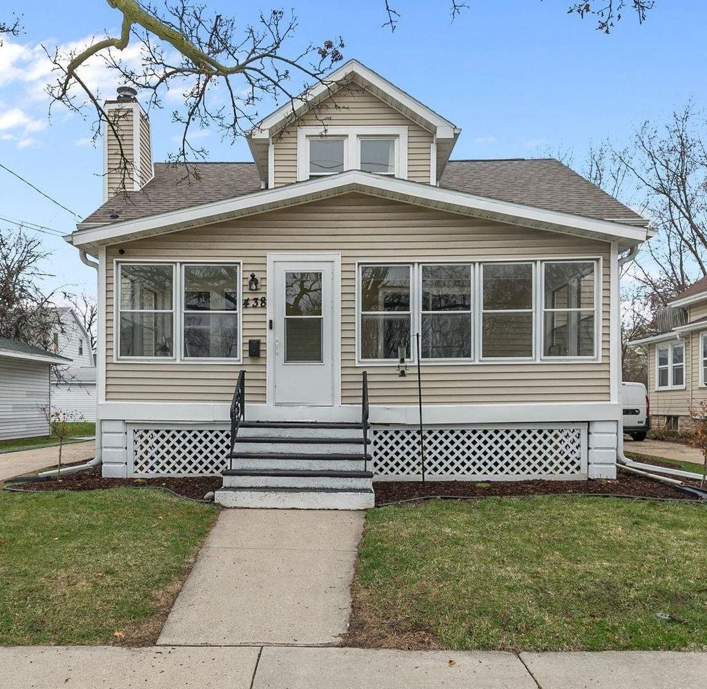 Photo of 438 S Baird STREET, Green Bay, WI 54301 (MLS # 50324155)