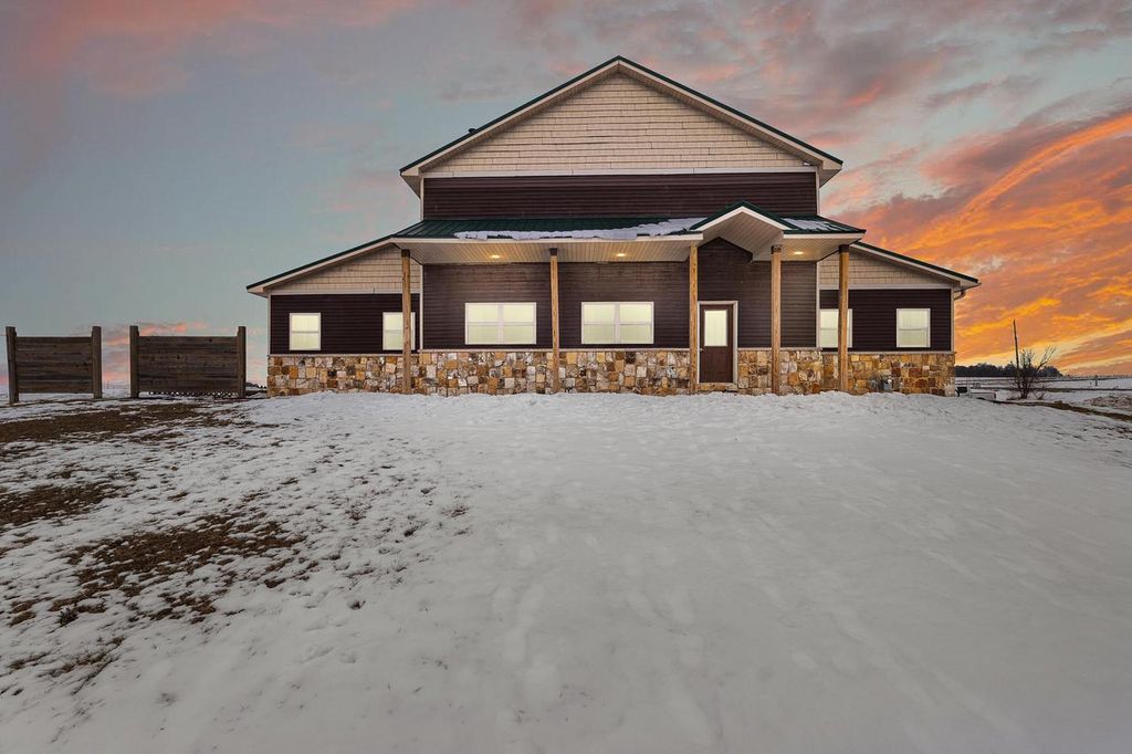 Photo of W3335 Bauer ROAD, Mayville, WI 53050 (MLS # 1950130)