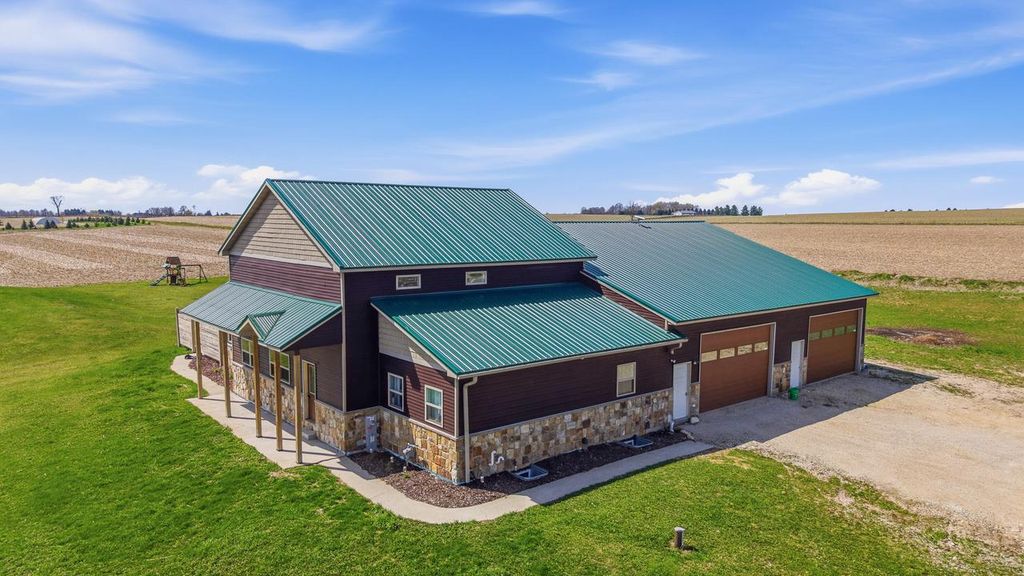 Photo of W3335 Bauer ROAD, Mayville, WI 53050 (MLS # 1950130)