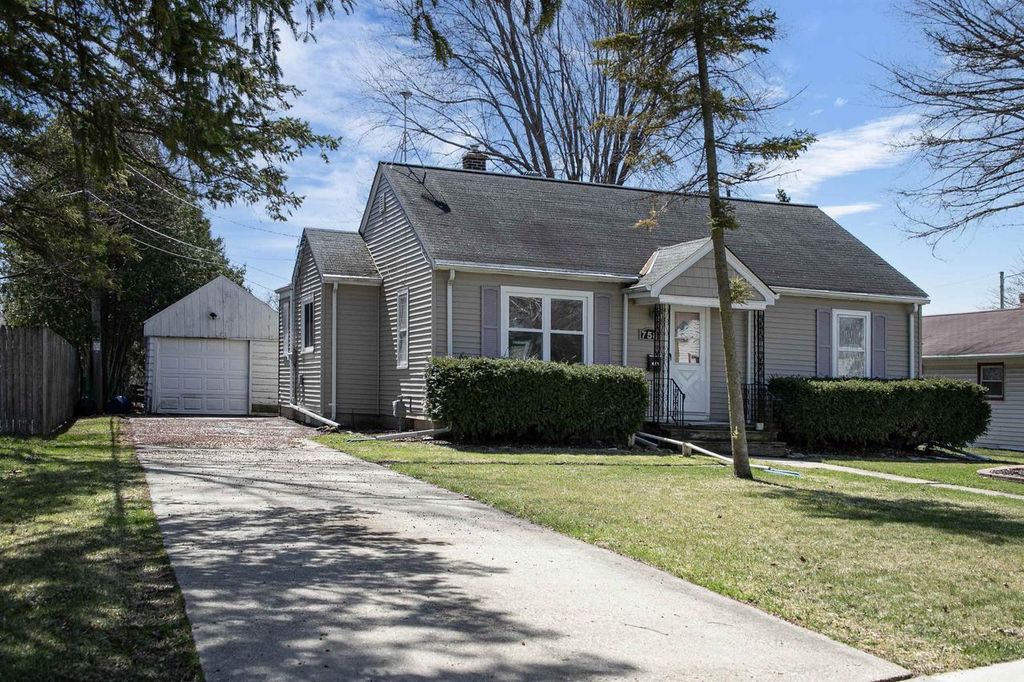 Photo of 758 Madison STREET, Neenah, WI 54956 (MLS # 50323688)