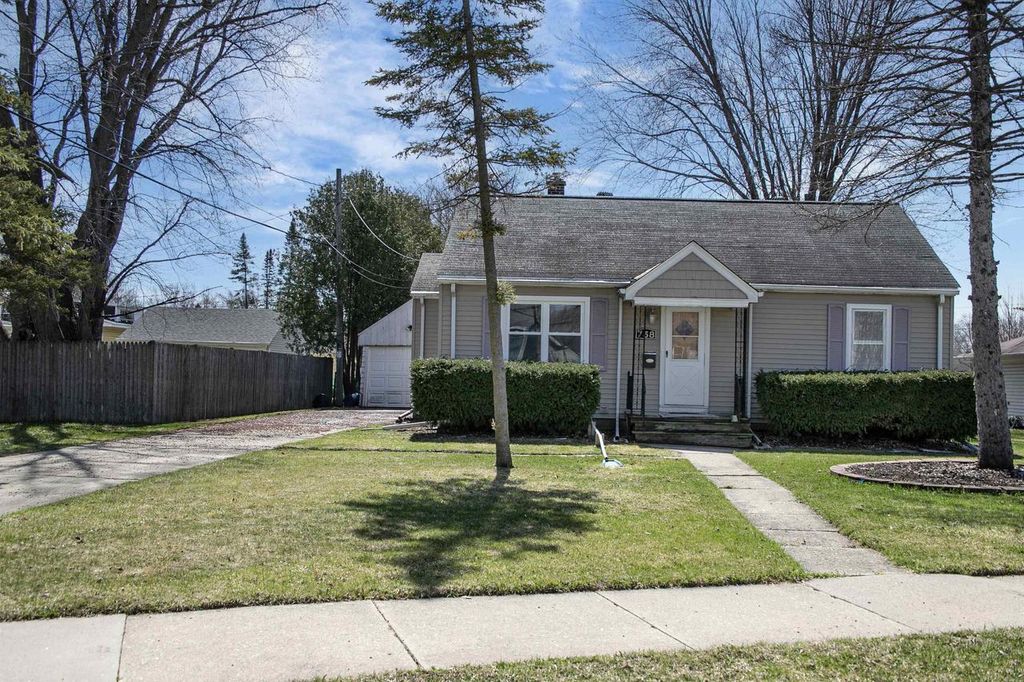 Photo of 758 Madison STREET, Neenah, WI 54956 (MLS # 50323688)