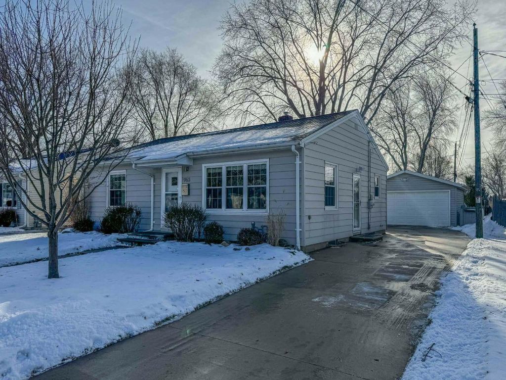 Photo of 963 Liberty STREET, Green Bay, WI 54304 (MLS # 50319407)
