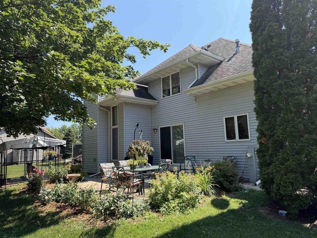 Photo of 2884 Westmoor ROAD, Oshkosh, WI 54904 (MLS # 50330403)