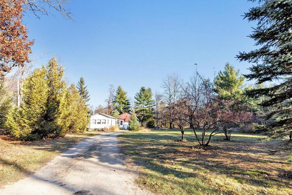 Photo of 14384 Warrington Lake DRIVE, Gillett, WI 54124 (MLS # 50318357)