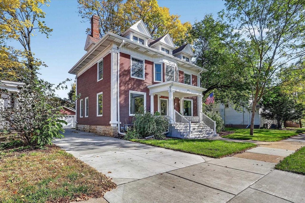 Photo of 631 College STREET, Beloit, WI 53511 (MLS # 2034615)