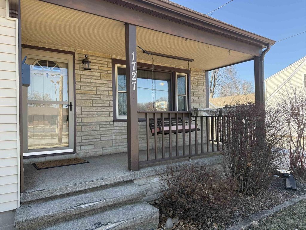 Photo of 1727 S Lawe STREET, Appleton, WI 54915 (MLS # 50321748)