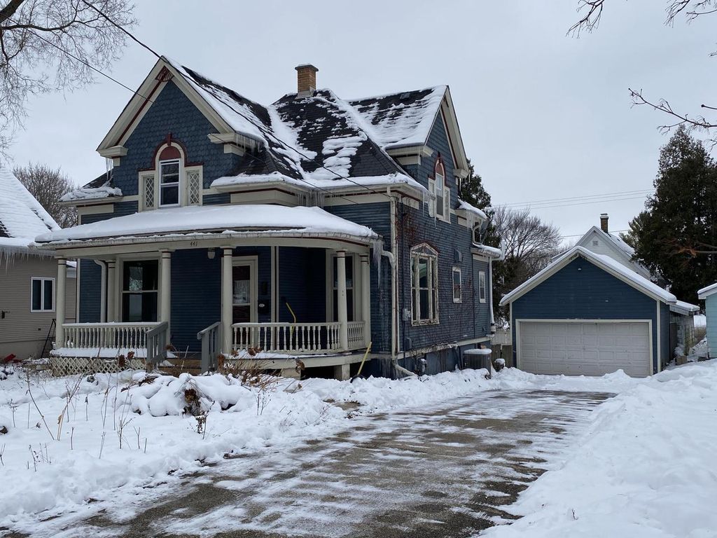 Photo of 441 Hawthorn STREET, Burlington, WI 53105 (MLS # 1944813)