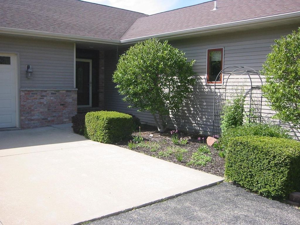 Photo of N4723 Ridgeview DRIVE, Portage, WI 53901 (MLS # 2018267)