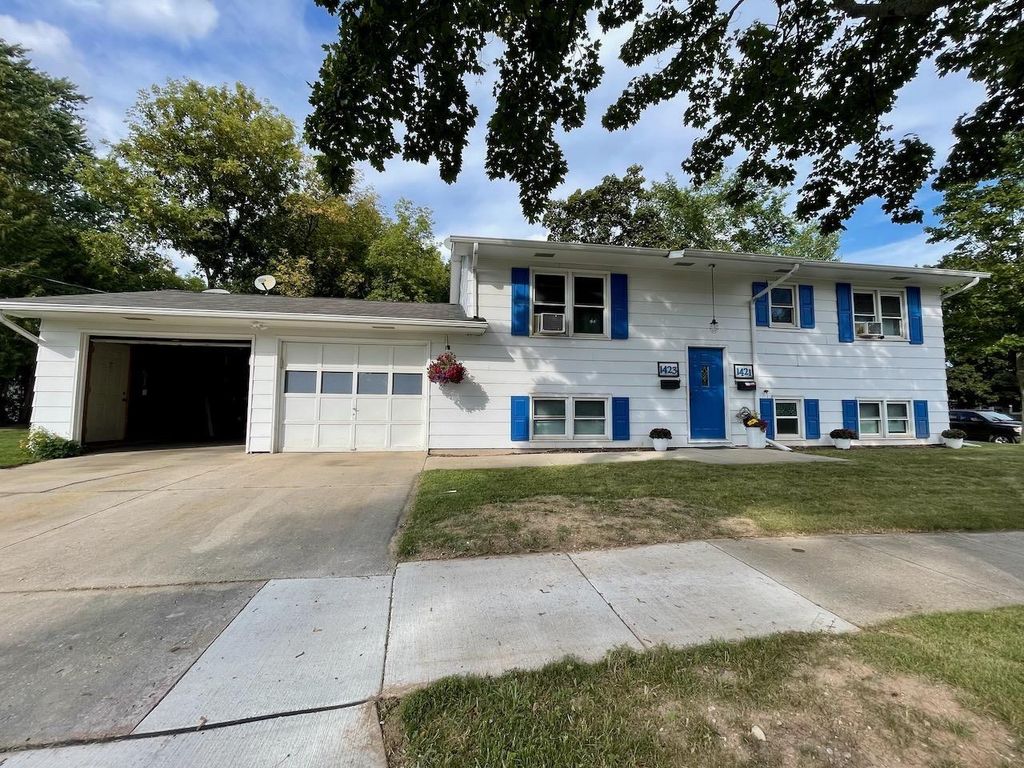 Photo of 1421 Ridgeway DRIVE, De Pere, WI 54115 (MLS # 50322462)