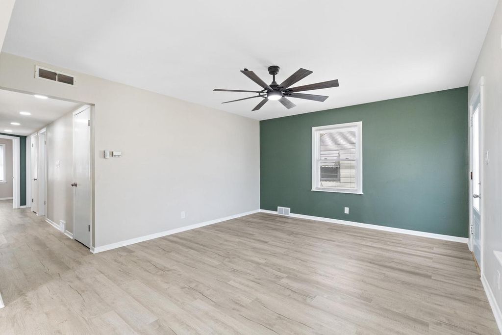 Photo of 4459 S New York AVENUE, Saint Francis, WI 53235 (MLS # 1954735)