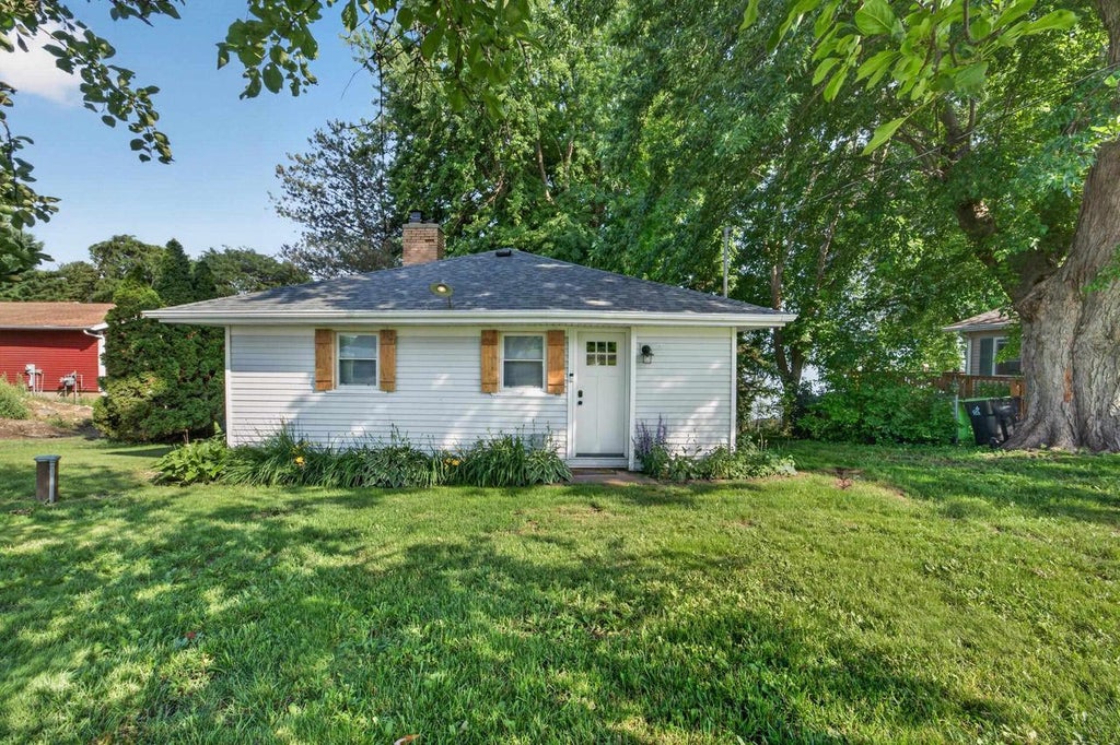 Photo of N9092 County Road FW, Randolph, WI 53956 (MLS # 2027604)