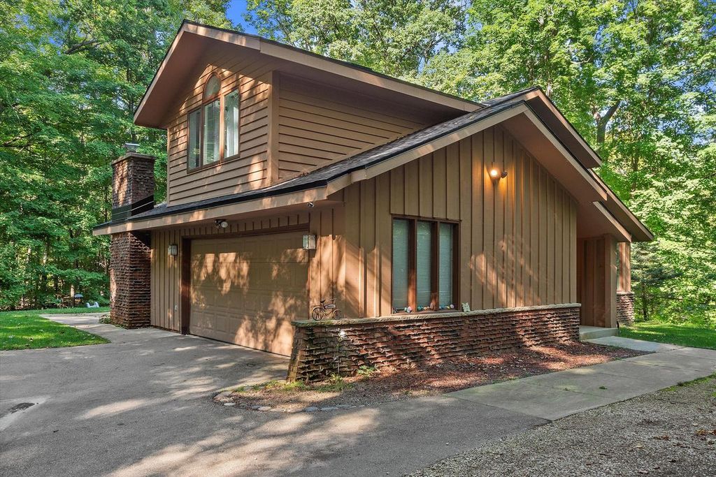 Photo of 418 Kennedy COURT WEST COURT W, Colgate, WI 53017 (MLS # 1936268)