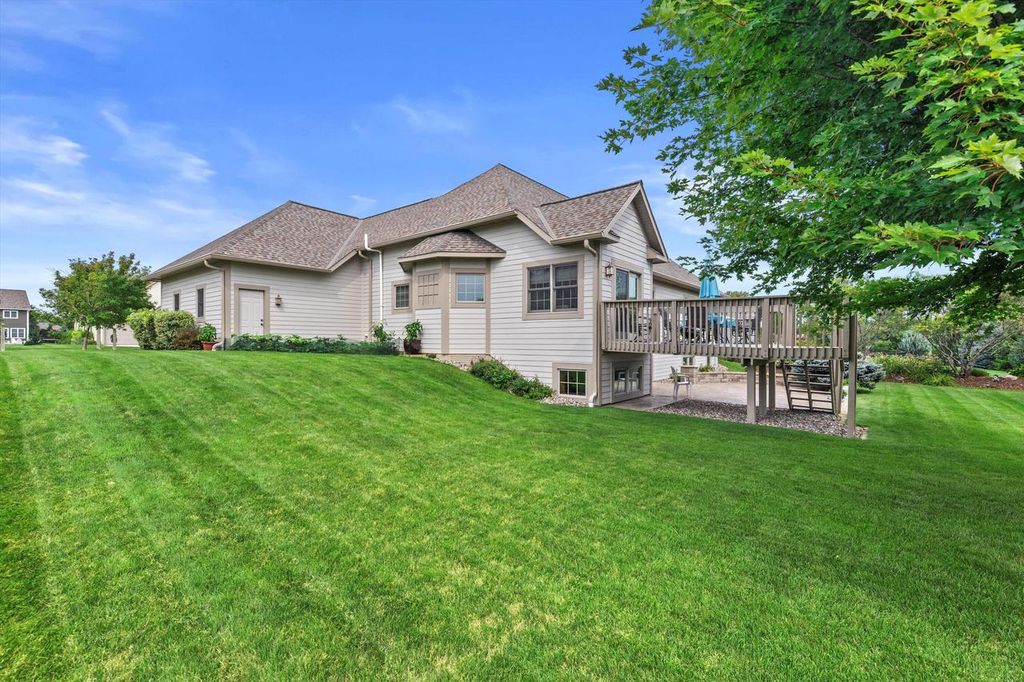 Photo of 1289 Ridgeside ROAD, Oconomowoc, WI 53066 (MLS # 1948027)