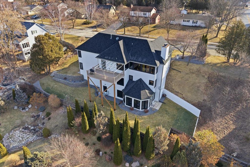 Photo of 635 W Pierre LANE, Port Washington, WI 53074 (MLS # 1952088)