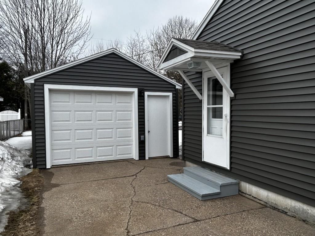 Photo of 922 S 10th AVENUE, Wausau, WI 54401 (MLS # 22600889)