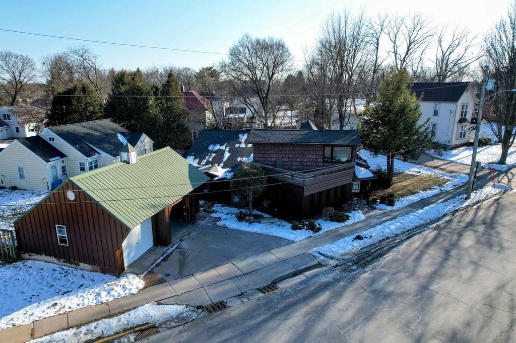Photo of 135 Southwest ROAD, Platteville, WI 53818 (MLS # 2016331)