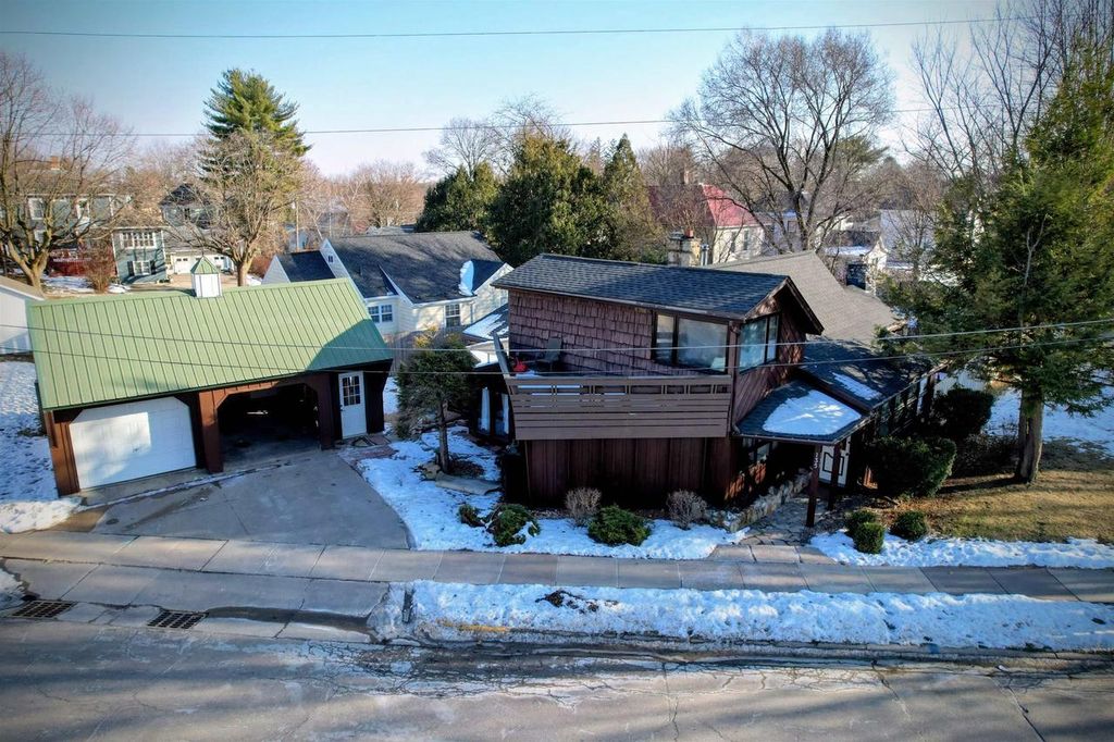 Photo of 135 Southwest ROAD, Platteville, WI 53818 (MLS # 2016331)