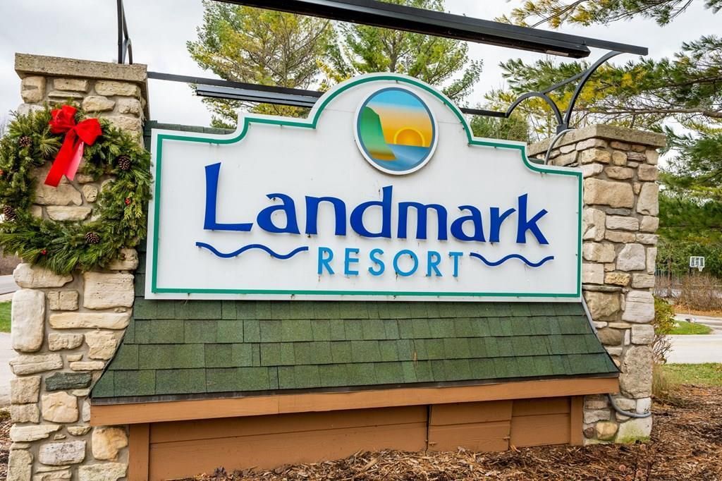 Photo of 4940 N Landmark CIRCLE #3233, Egg Harbor, WI 54209 (MLS # 50318894)