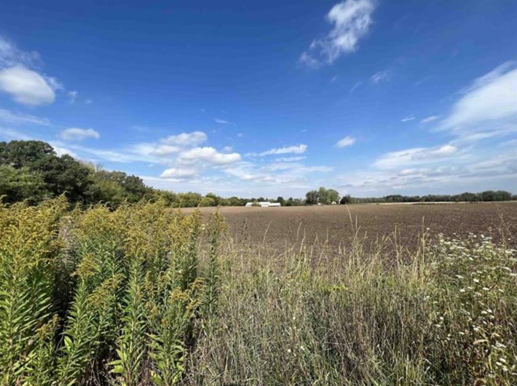 Photo of L1 CSM 15650 Happy Valley ROAD, Sun Prairie, WI 53590 (MLS # 2033213)