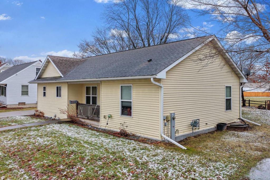 Photo of 867 Plank ROAD, Menasha, WI 54952 (MLS # 50321500)