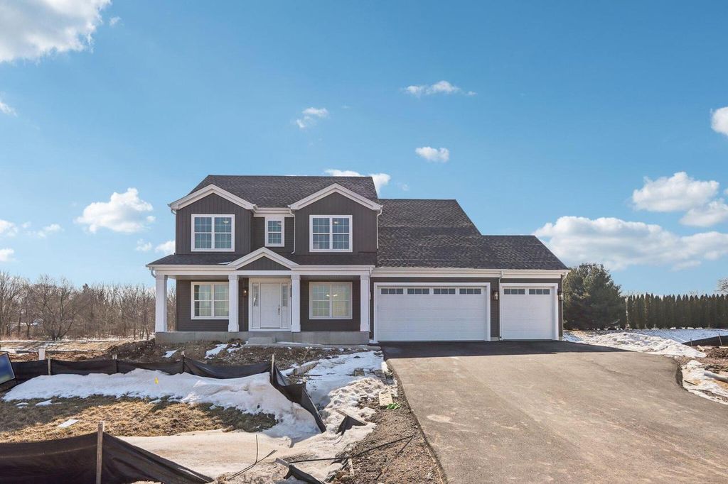 Photo of 509 Barnum LANE, Delavan, WI 53115 (MLS # 1934149)