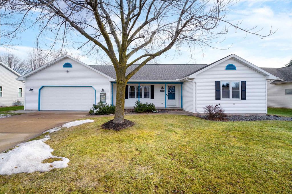Photo of 1820 Basswood LANE, Little Chute, WI 54140 (MLS # 50320015)