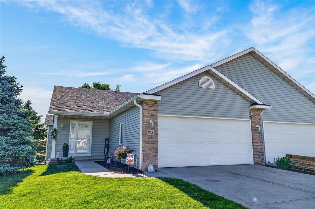 Photo of 828 Dunn AVENUE, Oregon, WI 53575 (MLS # 2023893)