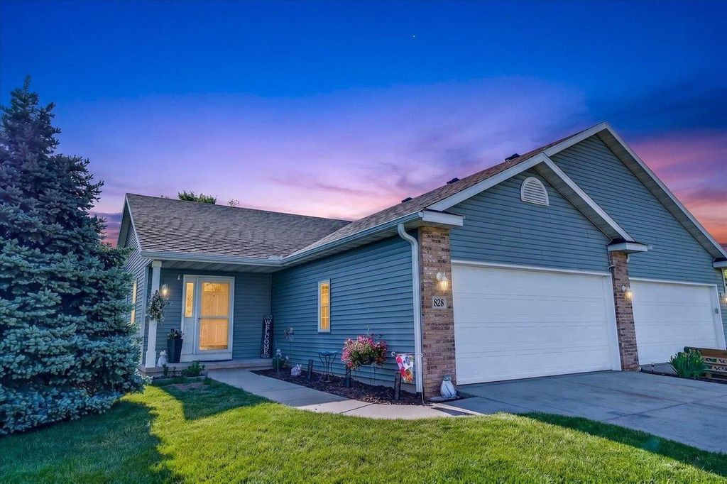 Photo of 828 Dunn AVENUE, Oregon, WI 53575 (MLS # 2023893)