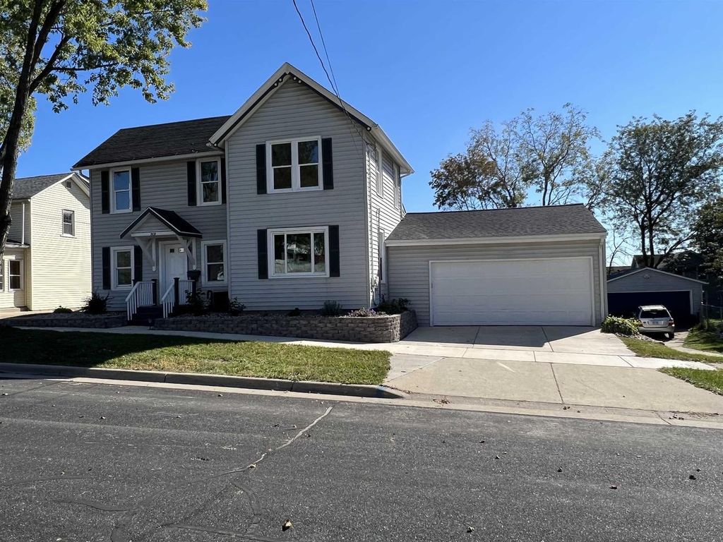 Photo of 228 W Haven DRIVE, Watertown, WI 53094 (MLS # 1945516)