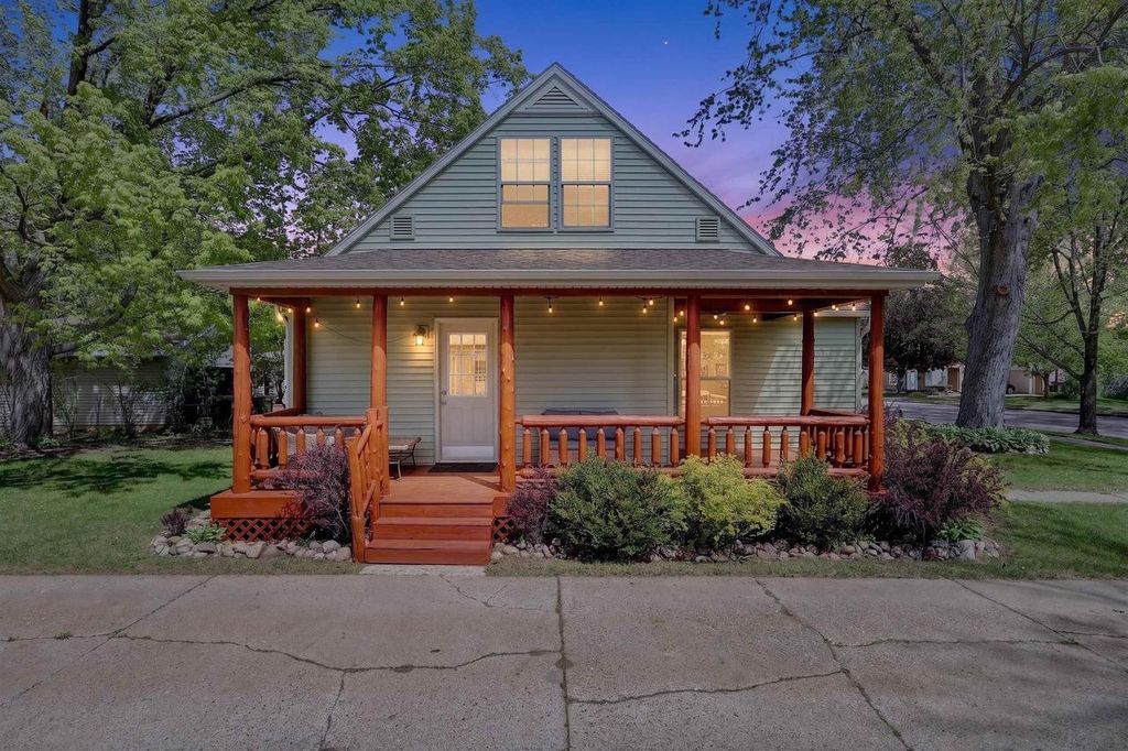 Photo of 530 Hill STREET, Wisconsin Rapids, WI 54494 (MLS # 22602197)