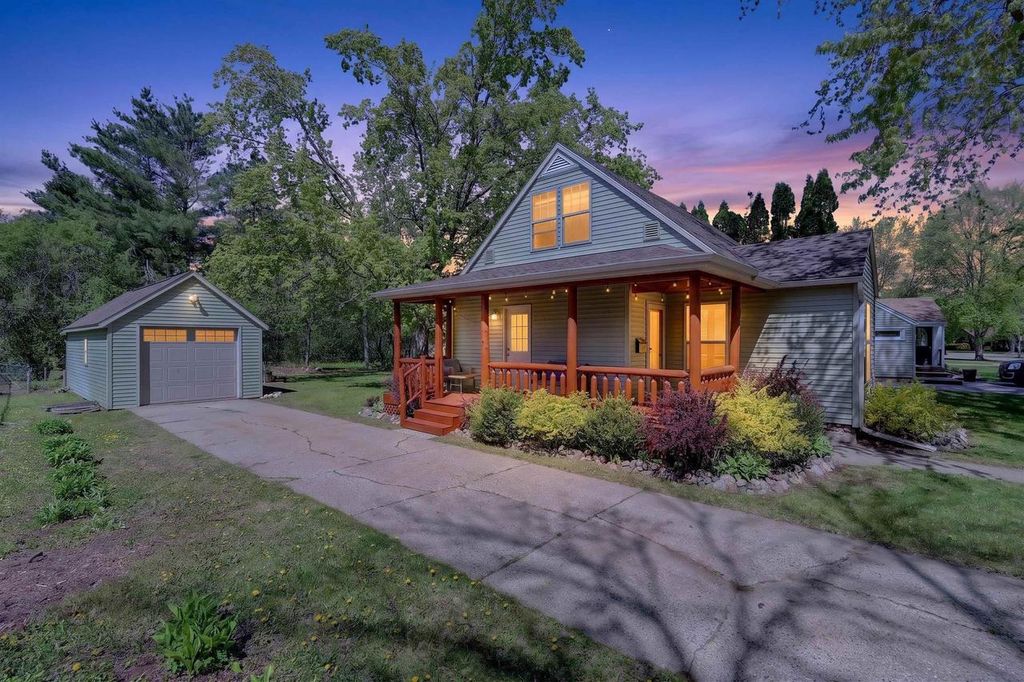 Photo of 530 Hill STREET, Wisconsin Rapids, WI 54494 (MLS # 22602197)