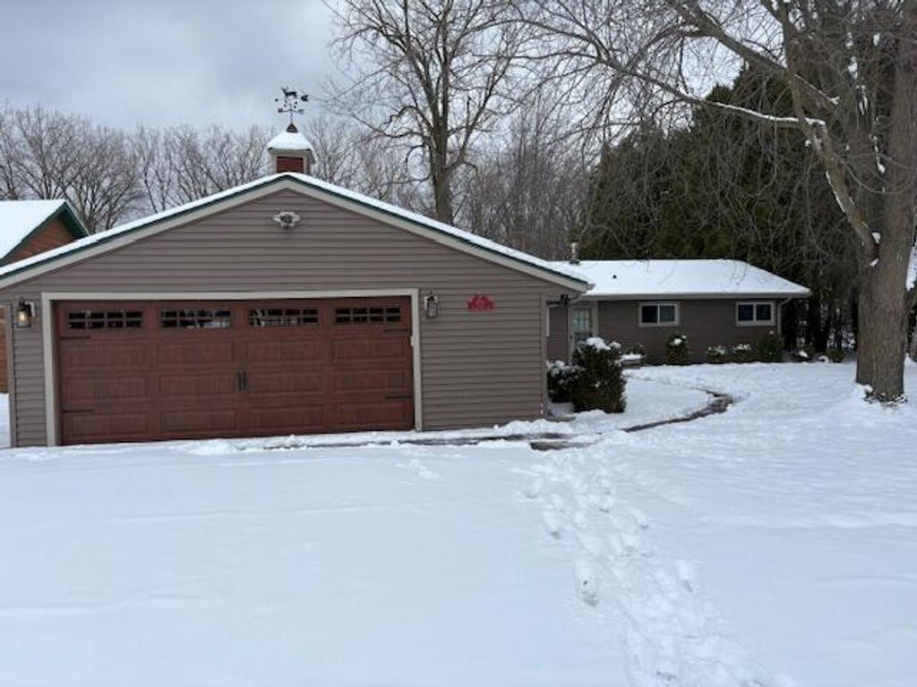 Photo of 6770 Lee Harbor LANE, Oshkosh, WI 54902 (MLS # 1944431)