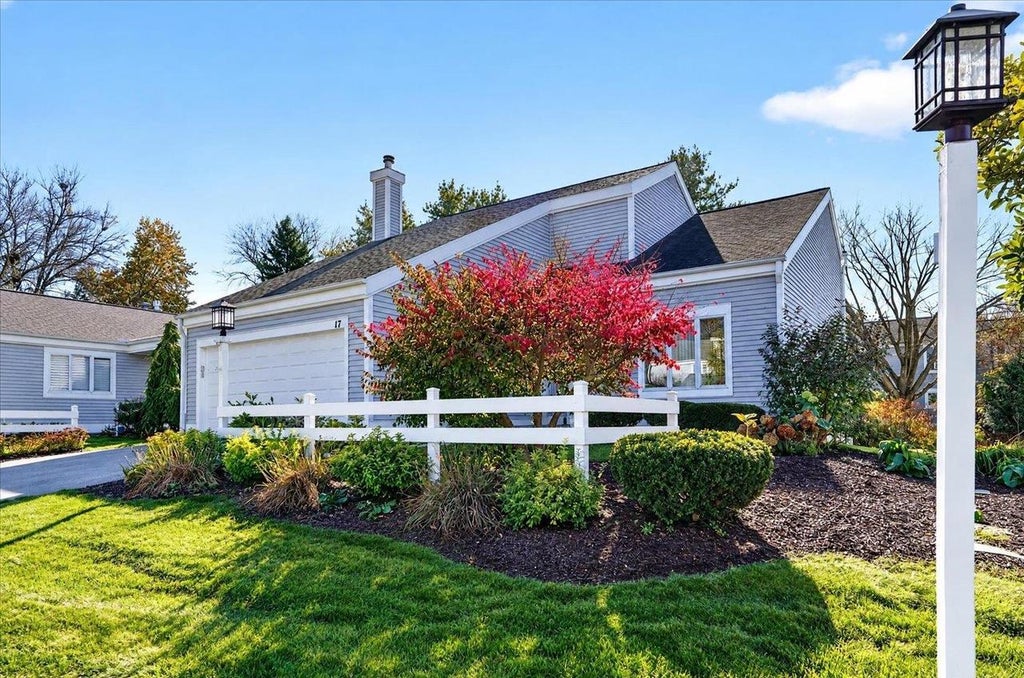 Photo of 17 Oak Creek TRAIL, Madison, WI 53717 (MLS # 2035386)