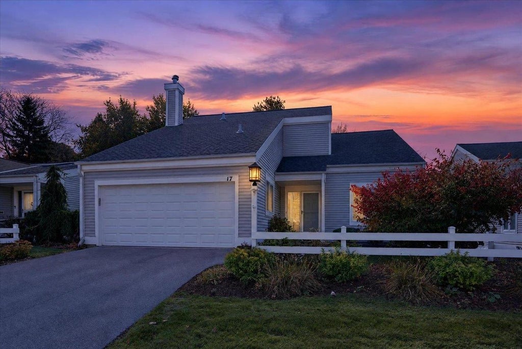 Photo of 17 Oak Creek TRAIL, Madison, WI 53717 (MLS # 2035386)