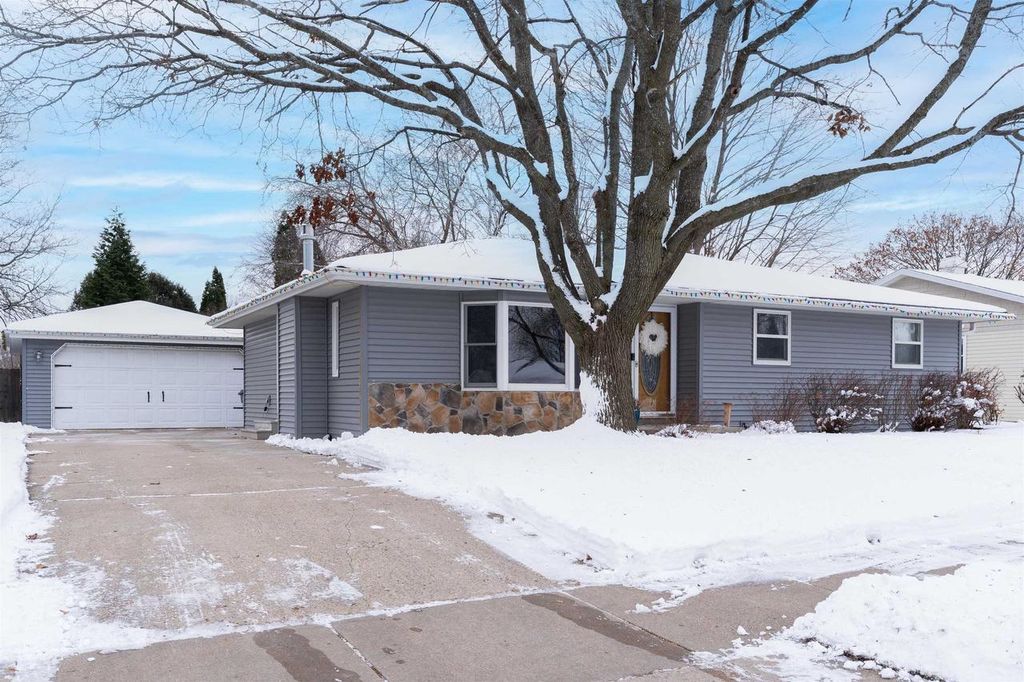 Photo of 415 Orchard LANE, Little Chute, WI 54140 (MLS # 50318796)