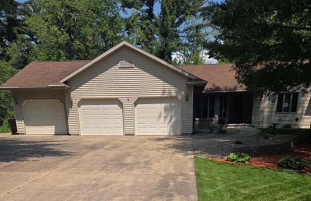 Photo of 4316 Pleasant View DRIVE, Stevens Point, WI 54481 (MLS # 22601319)
