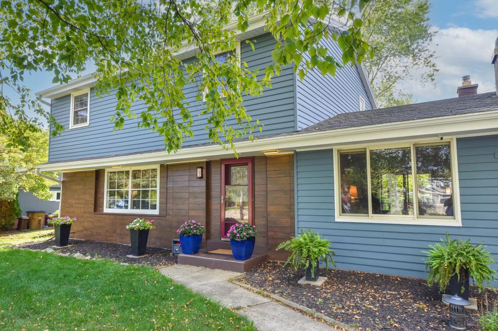 Photo of 641 W Fairy Chasm ROAD, Bayside, WI 53217 (MLS # 1941895)