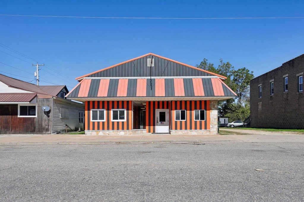 Photo of 105 E Main STREET, Cazenovia, WI 53924 (MLS # 2033928)