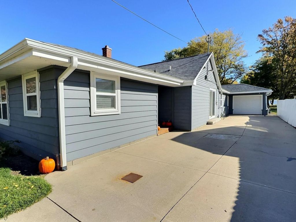 Photo of N9017 Lakeshore DRIVE, Van Dyne, WI 54979 (MLS # 50324435)