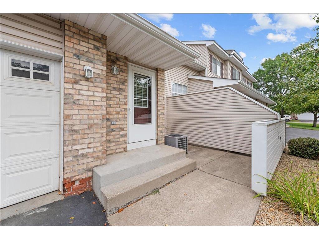 Photo of 617 Grandview WAY, Hudson, WI 54016 (MLS # 7140542)