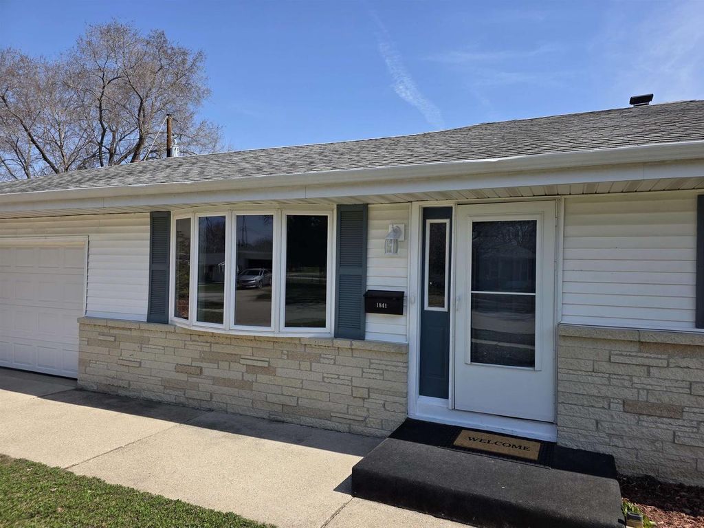 Photo of 1841 S Walnut STREET, Janesville, WI 53546 (MLS # 2019703)