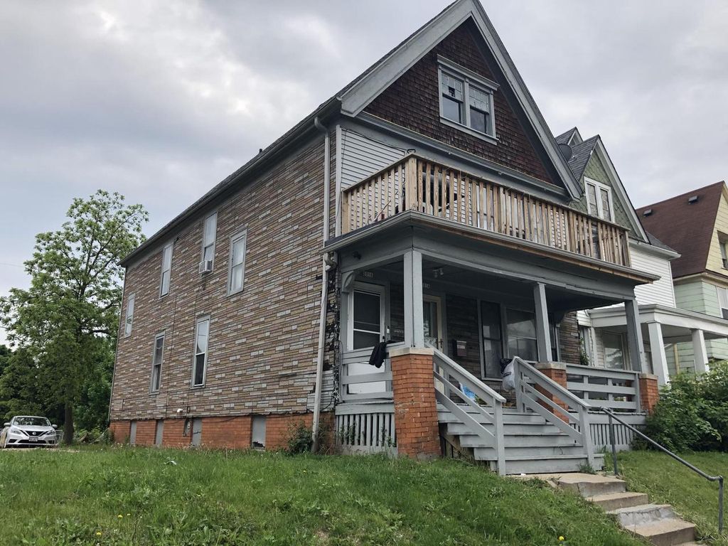 Photo of 2014 N 35th STREET NORTH STREET N #2016, Milwaukee, WI 53208 (MLS # 1950174)