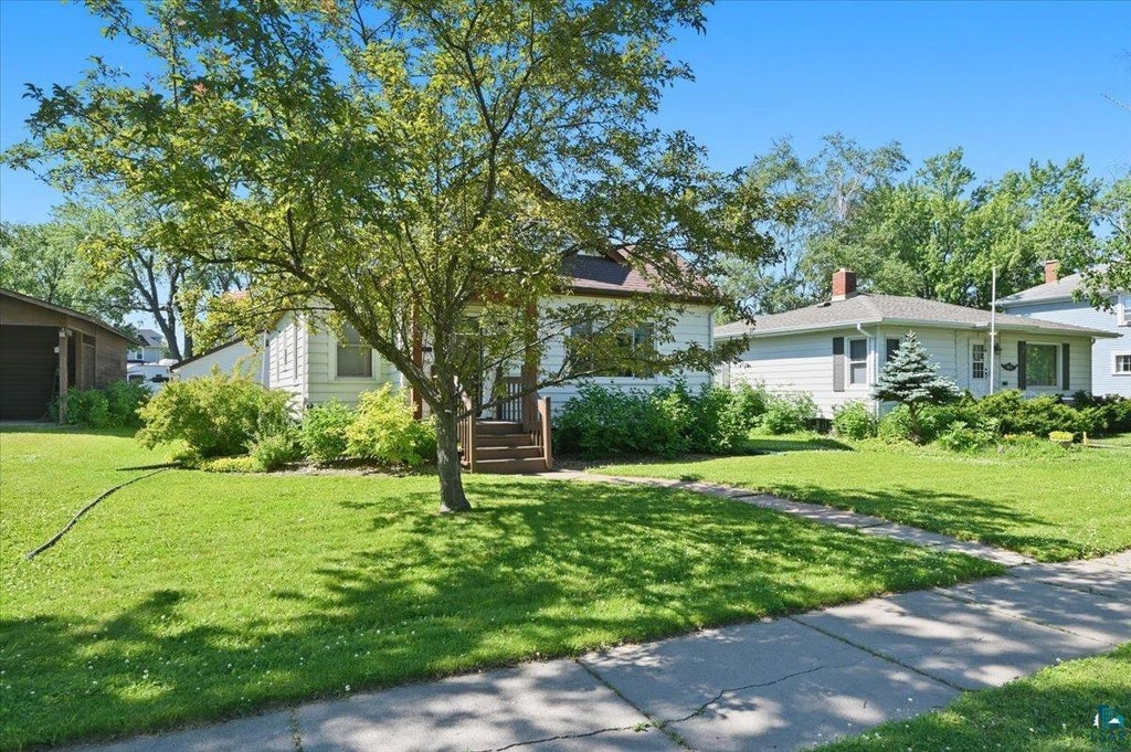 Photo of 816 N 19th STREET, Superior, WI 54880 (MLS # 6126840)