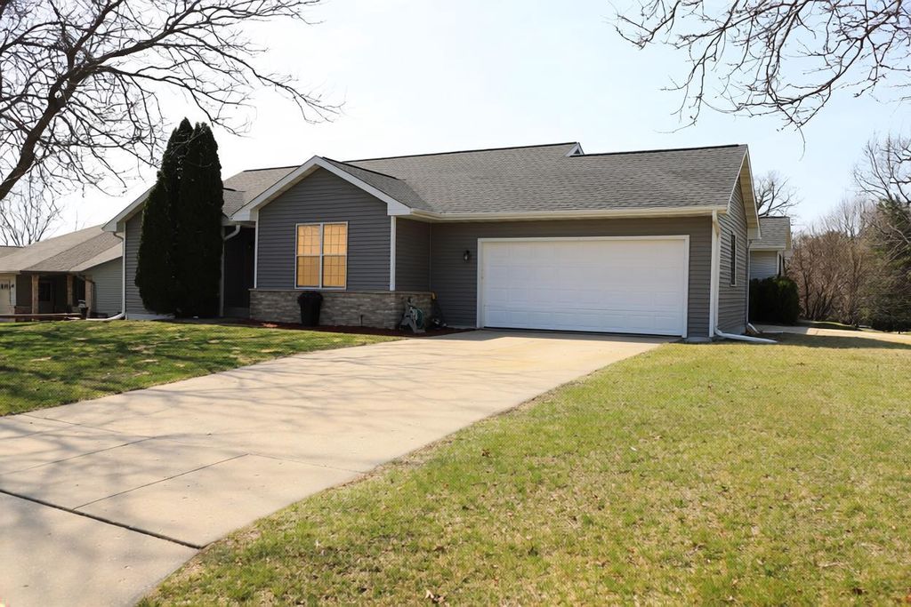 Photo of 4225 Whitney STREET, Janesville, WI 53546 (MLS # 2019683)